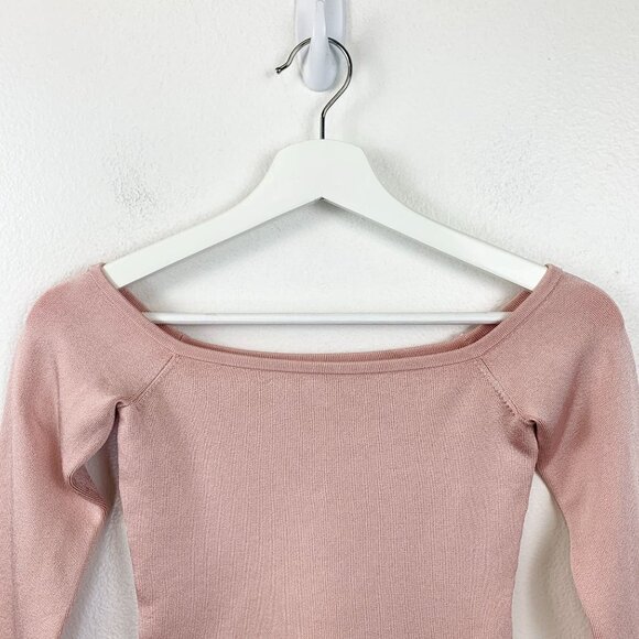 NWT Guess Off-shoulder sweater top Size XS - Picture 5 of 11